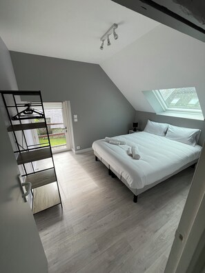 3 bedrooms, free WiFi, bed sheets