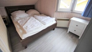 3 habitaciones y muebles diferentes 
