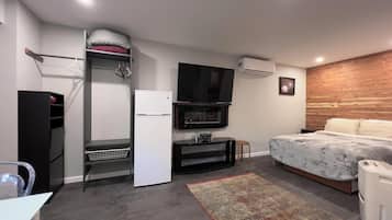 1 chambre, fer et planche Ă  repasser, Wi-Fi, draps fournis