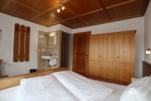 2 bedrooms, individually furnished, bed sheets