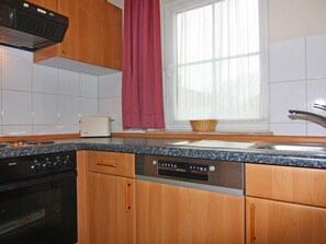 Apartment | Private kitchen | Highchair - Apartment for Vier Personen in Fehmarn - Orth (Fehmarn)