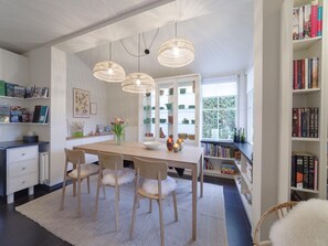 House | Tempat makan