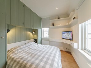 House | 4 bedrooms, individually furnished, bed sheets - Zeeland Retreat; Sauna and Seaside Charm (Wemeldinge)