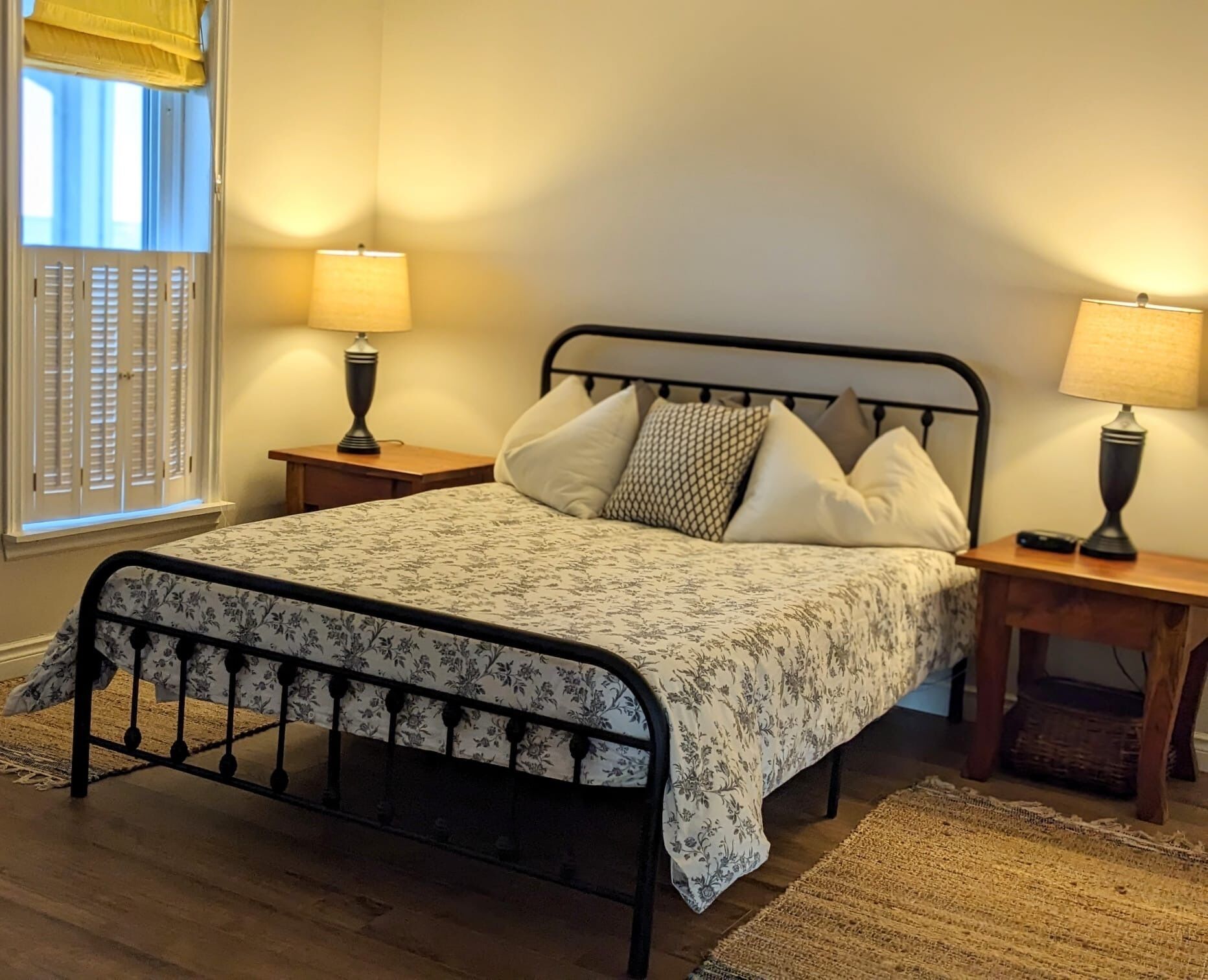 2 多间卧室、办公桌、熨斗/熨衣板、WiFi