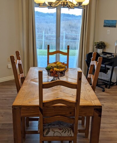 Ocean front Cranberry Cottage. Close-NFLD FERRY, Cabot Trail, Baddeck, Louisburg