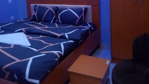 مكتب و مساحة عمل للكمبيوتر المحمول وواي فاي مجانًا