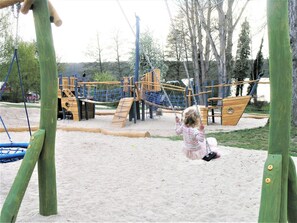 Apartment | Garden - Elegant Eingerichtete Ferienwohnung (Mirow)