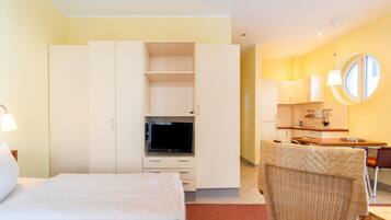 Apartment | 1 bedroom, individually furnished, bed sheets