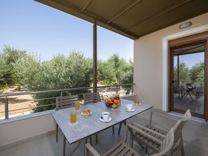 House | Dining
