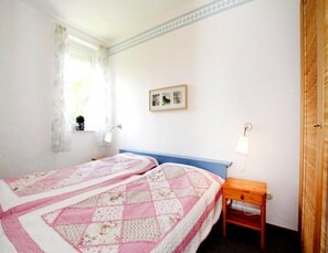 Bungalow | 2 bedrooms, individually furnished - Gemutlicher Bungalow Kabeljau in Dornumersiel (Dornum)