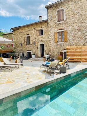 บริเวณภายนอก