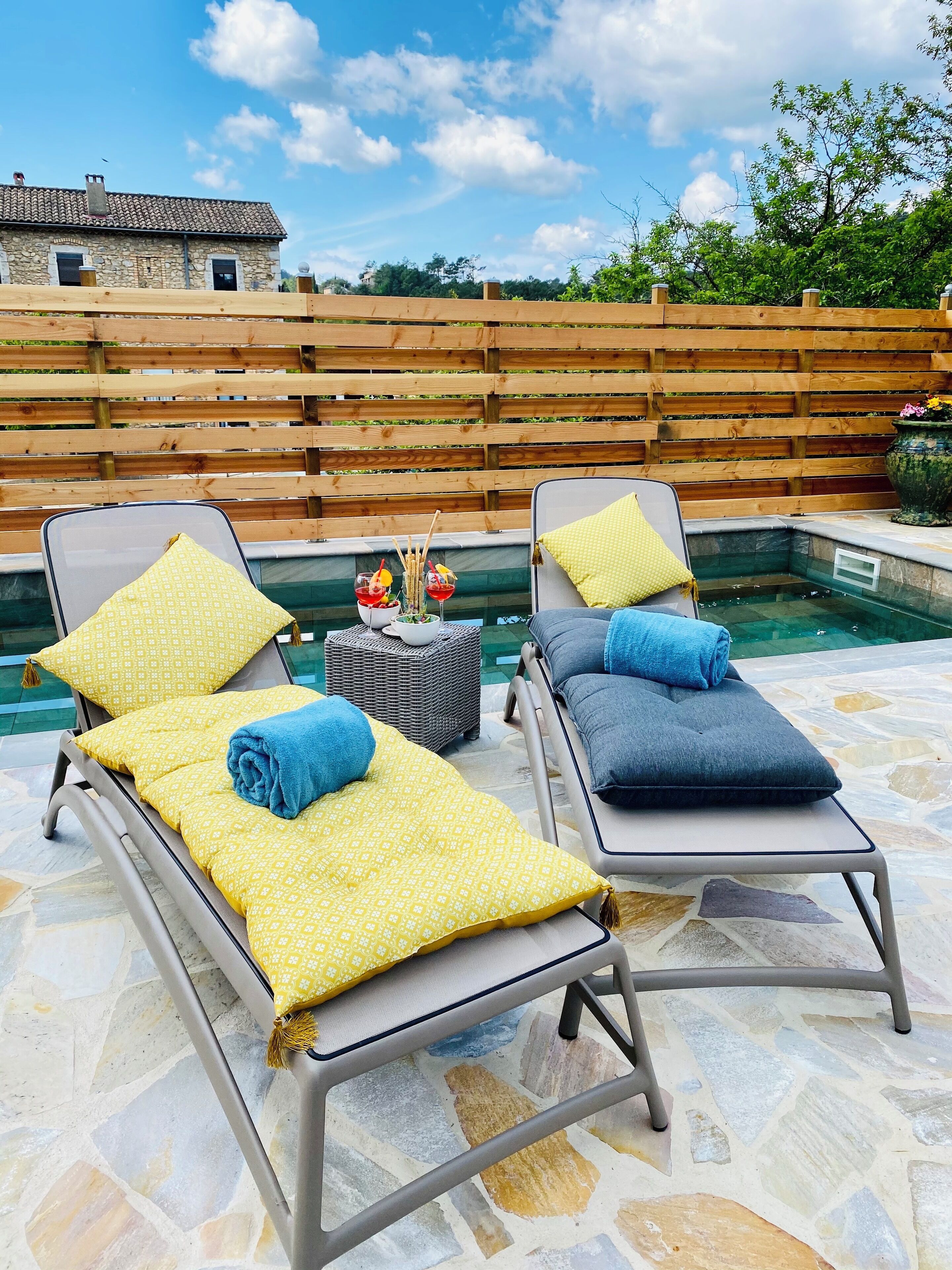 Piscine extérieure (ouverte en saison)