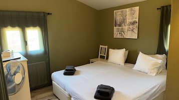 8 bedrooms, individually furnished, bed sheets