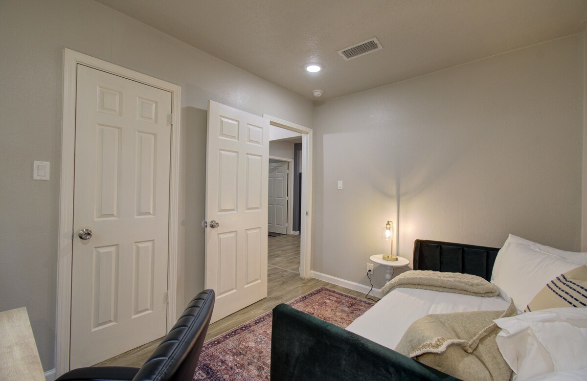Photo 30 of Charming Modern Minimalist 4-Bedroom Steps from UH