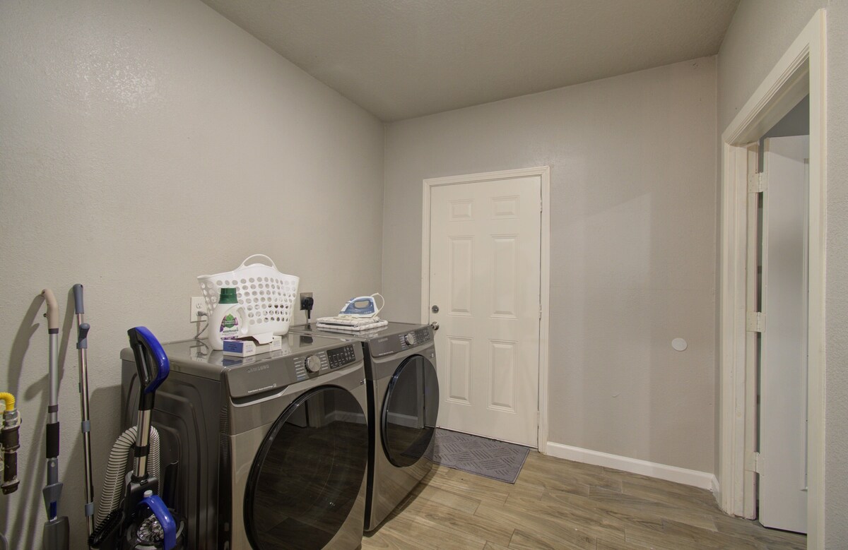 Photo 20 of Charming Modern Minimalist 4-Bedroom Steps from UH