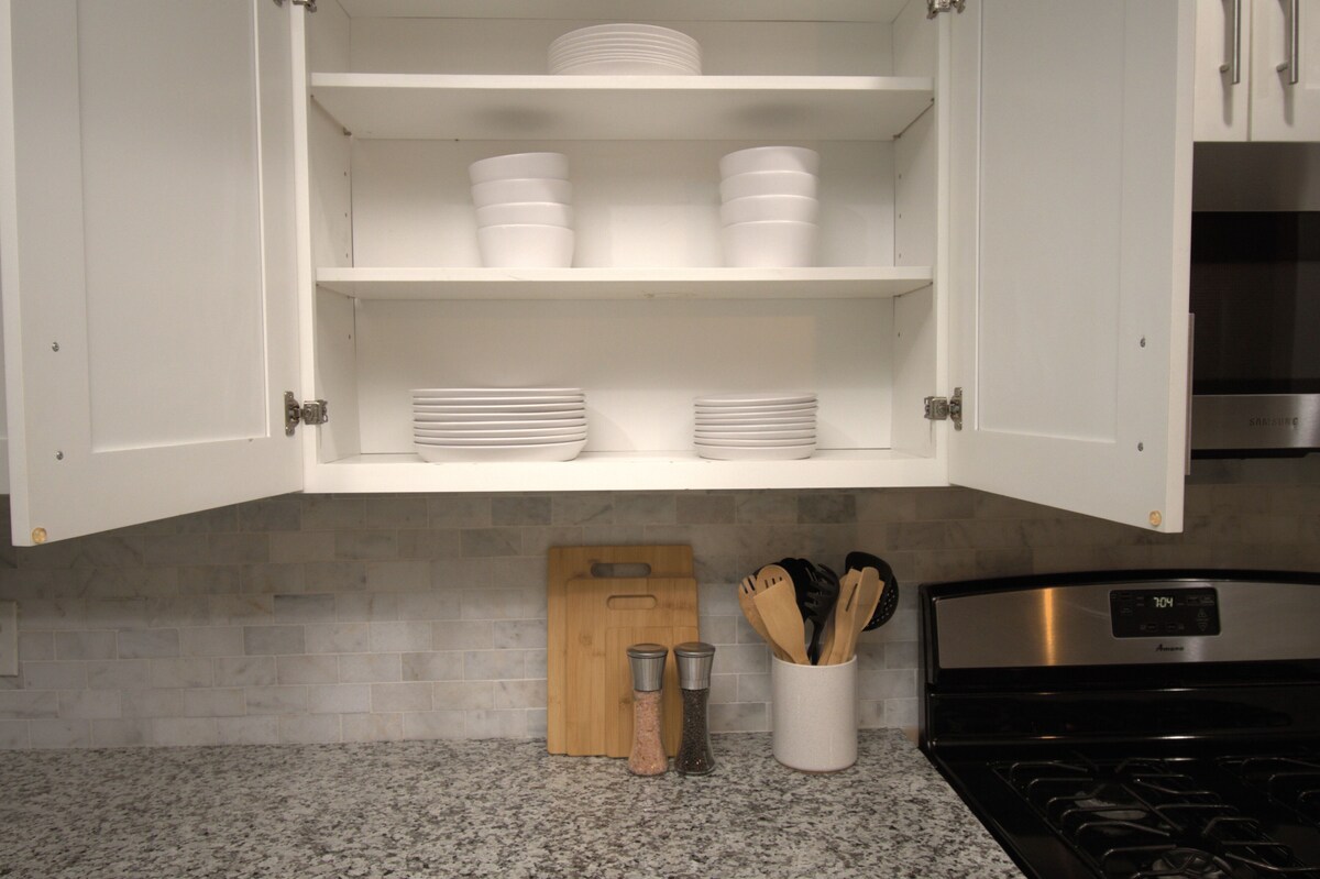 Photo 16 of Charming Modern Minimalist 4-Bedroom Steps from UH