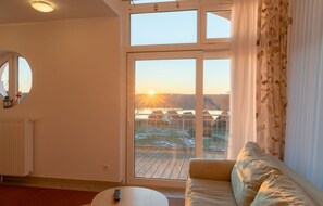 Apartment | 1 bedroom, individually furnished, bed sheets - Elegant Eingerichtete Ferienwohnung (Mirow)