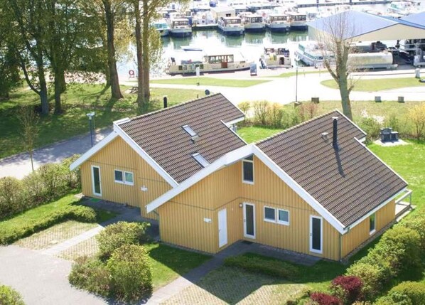 House | Exterior - Ferienhaus im Ferienpark Mueritz (Rechlin)