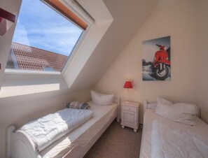 4 habitaciones y muebles diferentes 