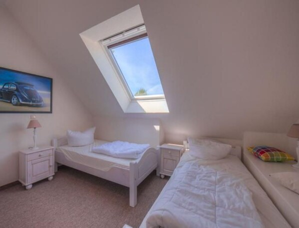 4 habitaciones y muebles diferentes