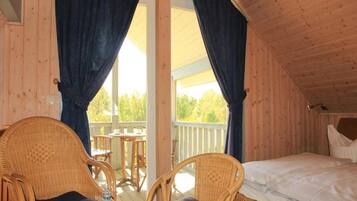 House | 3 bedrooms, individually furnished