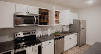 Spacious NEW 2 bedroom Downtown Loft, The Rory!!