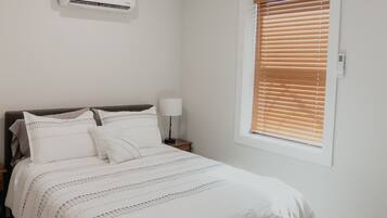 2 habitaciones, tabla de planchar con plancha, wifi y ropa de cama