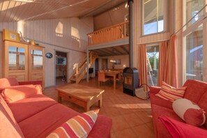 Living room - Ferienhaus mit Terrasse und Balkon (Rechlin)