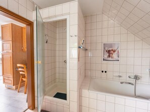 Apartment | Badezimmer | Handtücher