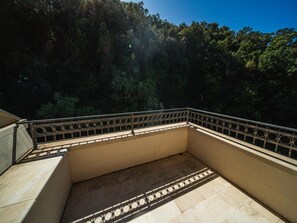 Villa | Balcony - Beautiful Villa With Swimming Pool and sea View (Dubrovnik)