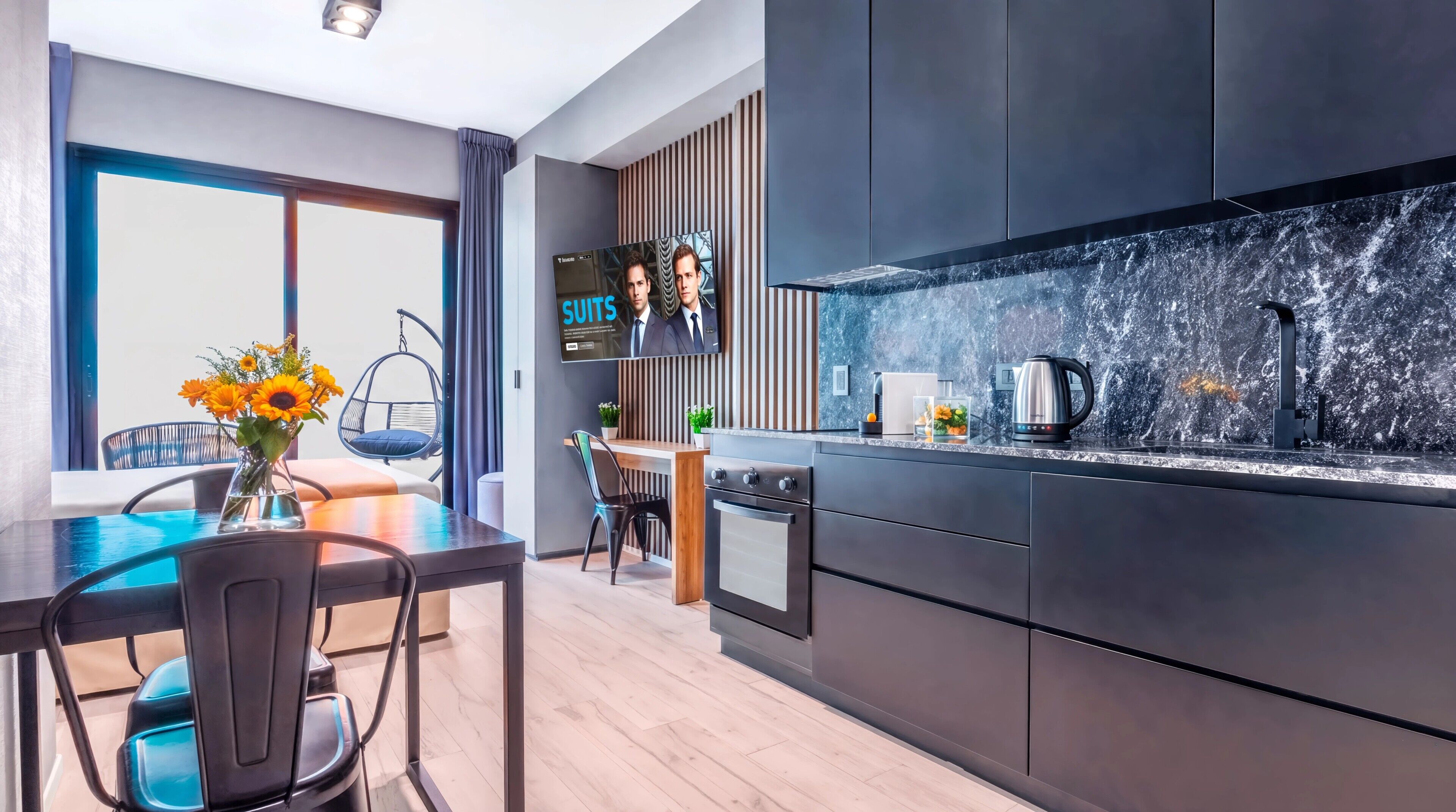 Deluxe Studio | Dining room