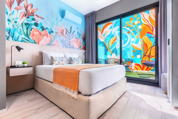 Deluxe Apartment | 1 bedroom, in-room safe, desk, soundproofing