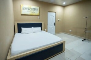 1 bedroom, iron/ironing board, WiFi, bed sheets - 1 bed apartment in Accra 12
(Accra)