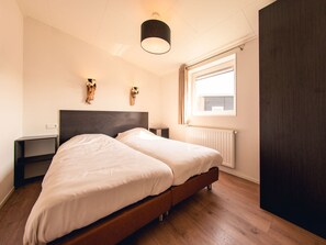 House | 3 bilik tidur, dilengkapkan perabot secara berasingan, cadar katil 