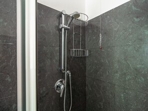 Apartment | Bathroom | Towels