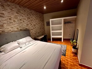 1 bedroom, iron/ironing board, WiFi, bed sheets