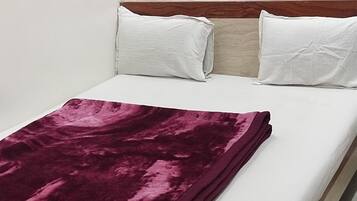 Basic Double Room | Free WiFi