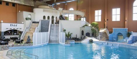 獨棟房屋 | 游泳池 | 室內游泳池和室外游泳池