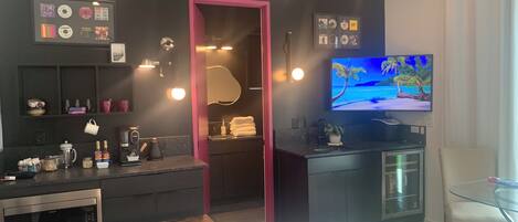 1 chambre, bureau, fer et planche à repasser, Wi-Fi