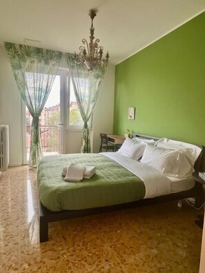 4 عدّة غرف نوم ومكتب ومكواة/لوح كي وواي فاي مجانًا