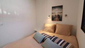 House | 2 bedrooms, individually furnished, bed sheets