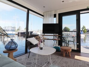 Dining - Houseboat in Lemmer With Harbor Views (Lemmer)