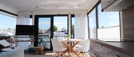 House | Dining
