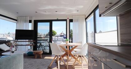 Houseboat in Lemmer With Harbor Views