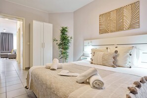1 chambre, bureau, fer et planche à repasser, Wi-Fi