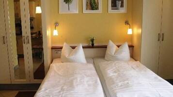 Apartment | 1 bedroom, individually furnished, bed sheets