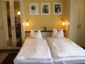 Apartment | 1 bedroom, individually furnished, bed sheets - Ferienhaus im Skandinavischen Stil (Mirow)