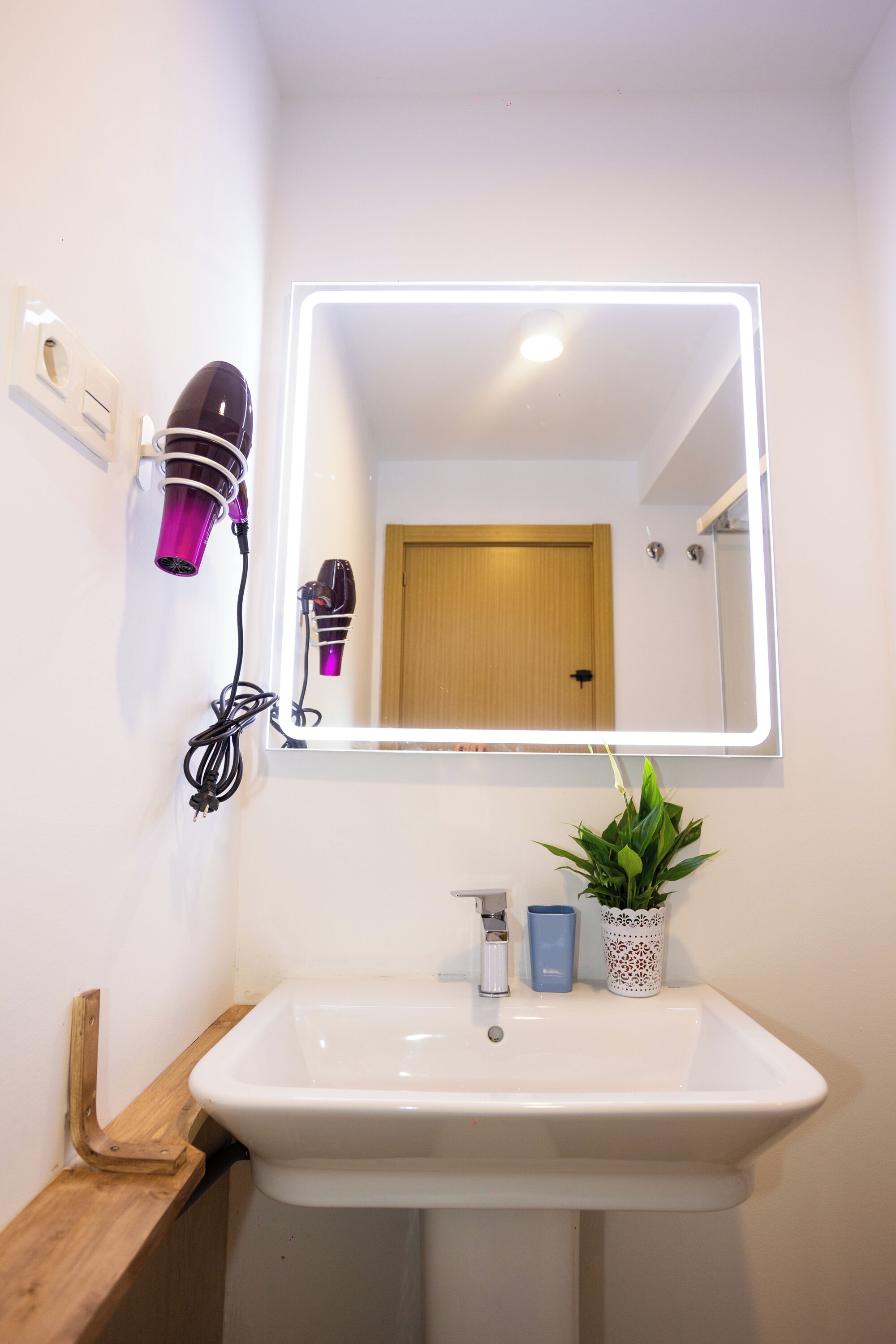 Villa Deluxe, vistas a la ciudad | Baño | Bañera y ducha independientes, secador de pelo, toallas y jabón