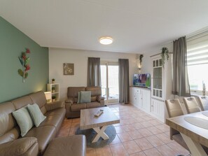 Living area - Holiday Home in Zeeland With Garden Terrace (Wemeldinge)