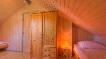 House | 3 bedrooms, individually furnished